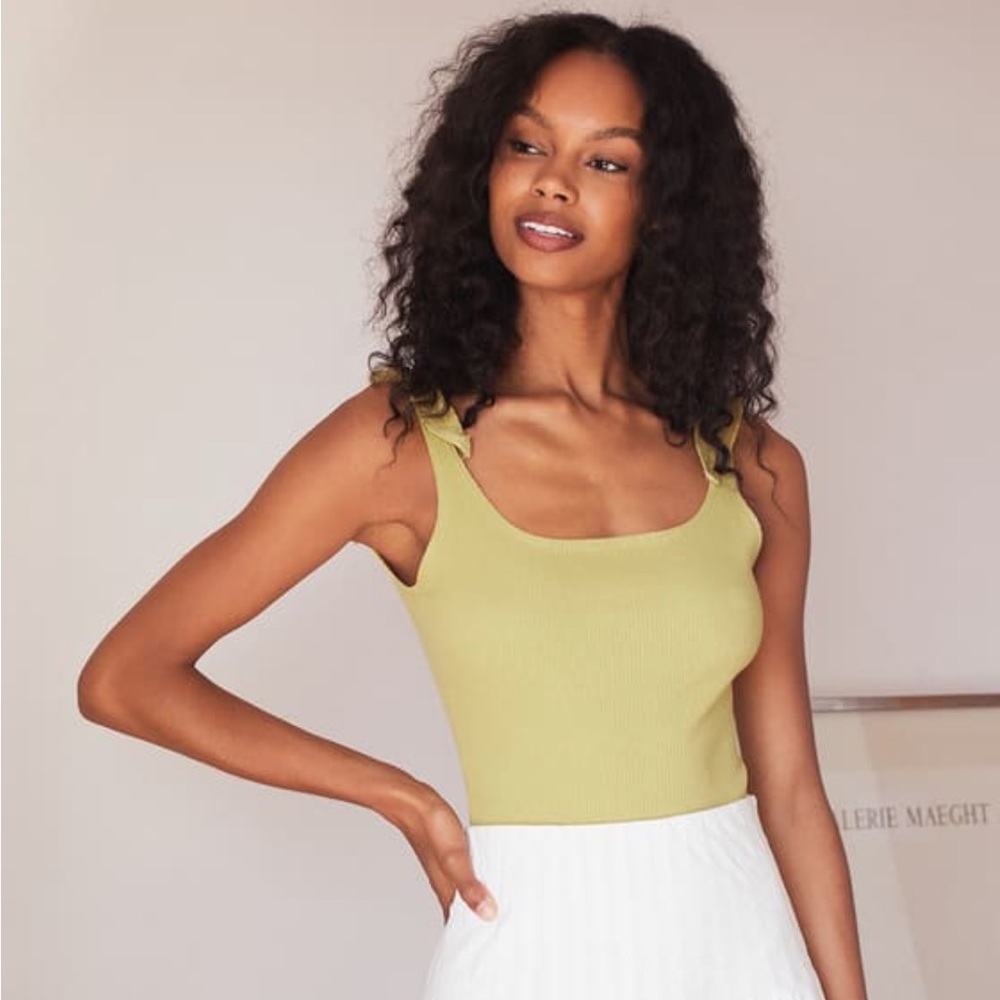NWT Lulu’s small green bodysuit